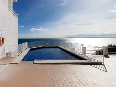 PoolOfHouse