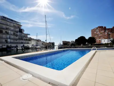 PoolOfHouse