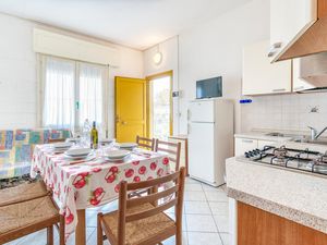 23727016-Ferienwohnung-8-Rosolina Mare-300x225-2