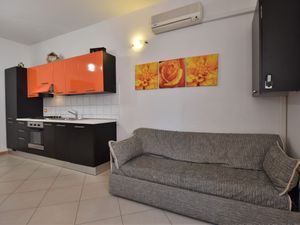 23860095-Ferienwohnung-4-Rosolina Mare-300x225-2