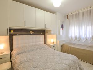 23753865-Ferienwohnung-4-Rosolina Mare-300x225-2