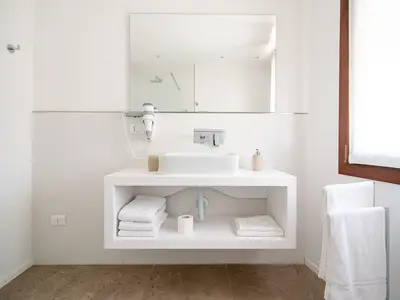 Beispiel eines Badezimmers in einer Junior-Suite