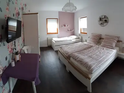 Schlafzimmer groß für max. 4 Personen