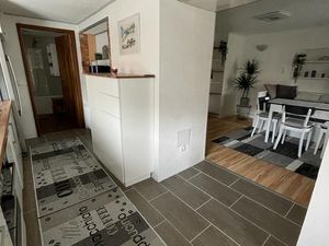 Küche mit Wohnzimmer