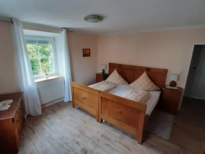 Schlafzimmer 1