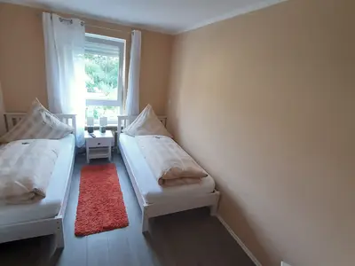 Schlafzimmer 2
