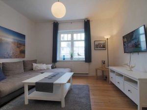 21682903-Ferienwohnung-4-Rostock-300x225-3