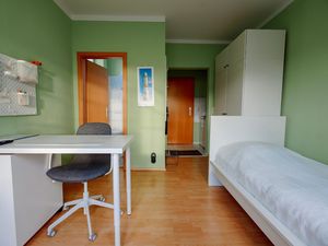 23704803-Ferienwohnung-1-Rostock-300x225-2