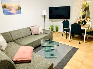 23977057-Ferienwohnung-4-Rostock-300x225-1