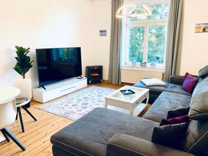 23977068-Ferienwohnung-8-Rostock-300x225-2