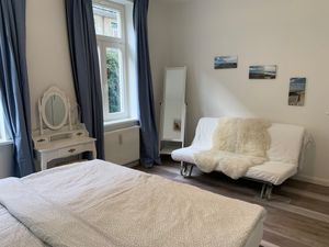 23977064-Ferienwohnung-8-Rostock-300x225-3