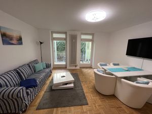 23977076-Ferienwohnung-7-Rostock-300x225-0