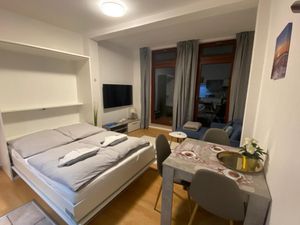 23977078-Ferienwohnung-4-Rostock-300x225-5