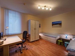 19399194-Ferienwohnung-4-Rostock-300x225-2