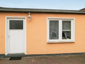 23741229-Ferienwohnung-2-Rostock-300x225-2