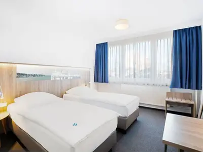 Ferienwohnung für 4 Personen (42 m²) in Lütten Klein 7/8