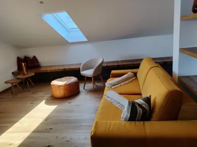 Wohnraum mit Couch