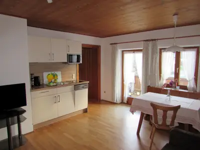 Küche mit Essbereich