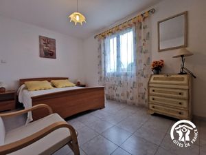 23537742-Ferienwohnung-2-Roujan-300x225-1