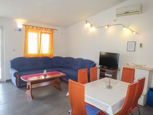 23859187-Ferienwohnung-5-Rovanjska-300x225-3