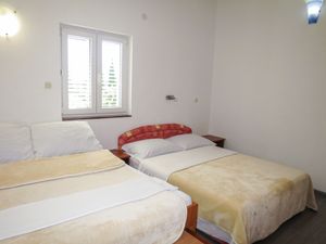 23859186-Ferienwohnung-5-Rovanjska-300x225-5