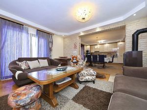 23017605-Ferienwohnung-8-Rovanjska-300x225-4