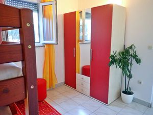 23945369-Ferienwohnung-4-Rovanjska-300x225-2