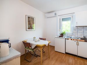 23724128-Ferienwohnung-2-Rovanjska-300x225-1