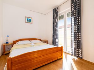 23724128-Ferienwohnung-2-Rovanjska-300x225-5