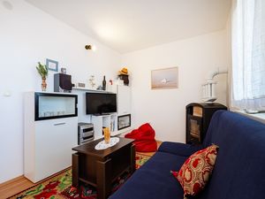 23984367-Ferienwohnung-6-Rovanjska-300x225-3