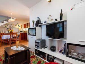 23984367-Ferienwohnung-6-Rovanjska-300x225-4