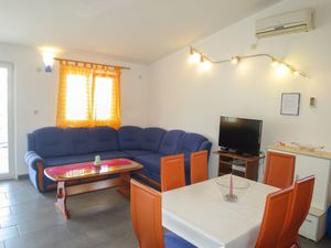 23859187-Ferienwohnung-5-Rovanjska-300x225-5