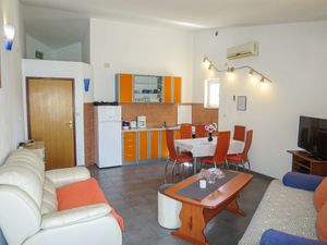 23859186-Ferienwohnung-5-Rovanjska-300x225-1