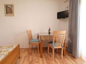 19053729-Ferienwohnung-2-Rovinj-300x225-4