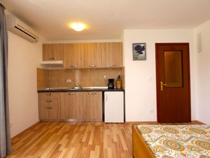 19053729-Ferienwohnung-2-Rovinj-300x225-5