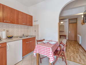 22435787-Ferienwohnung-2-Rovinj-300x225-1