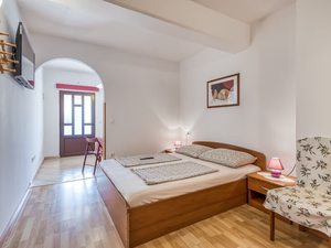 22435787-Ferienwohnung-2-Rovinj-300x225-5