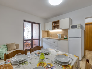 22452401-Ferienwohnung-5-Rovinj-300x225-3