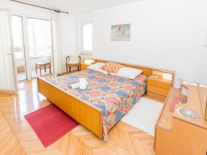 22946387-Ferienwohnung-2-Rovinj-300x225-0