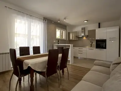 Ferienwohnung für 7 Personen (90 m²) in Rovinj 1/10