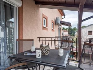 23890176-Ferienwohnung-4-Rovinj-300x225-1