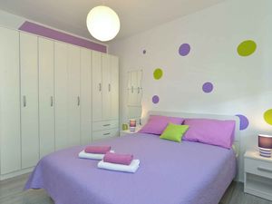 23954580-Ferienwohnung-5-Rovinj-300x225-2