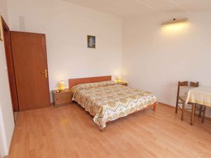 23909991-Ferienwohnung-2-Rovinj-300x225-3