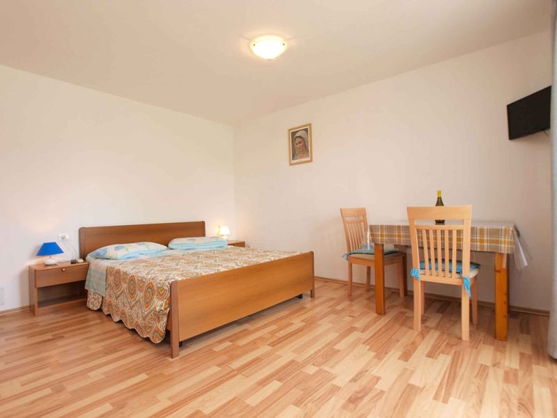 23909990-Ferienwohnung-2-Rovinj-800x600-2