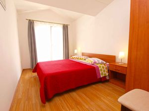 23909992-Ferienwohnung-4-Rovinj-300x225-2