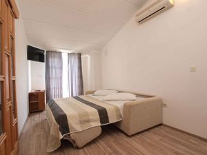 23909992-Ferienwohnung-4-Rovinj-300x225-4