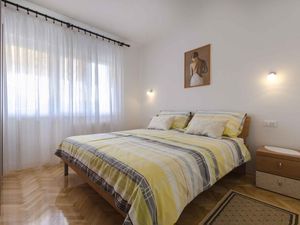 23771932-Ferienwohnung-3-Rovinj-300x225-4