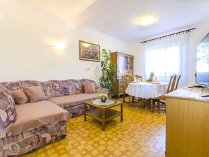 23771963-Ferienwohnung-3-Rovinj-300x225-5