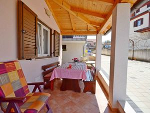 23958728-Ferienwohnung-5-Rovinj-300x225-3