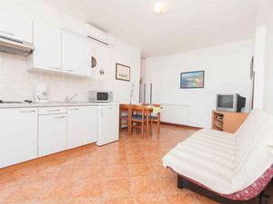 23958758-Ferienwohnung-2-Rovinj-300x225-5